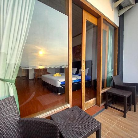Dc Hotel & Hostel Labuan Bajo Εξωτερικό φωτογραφία