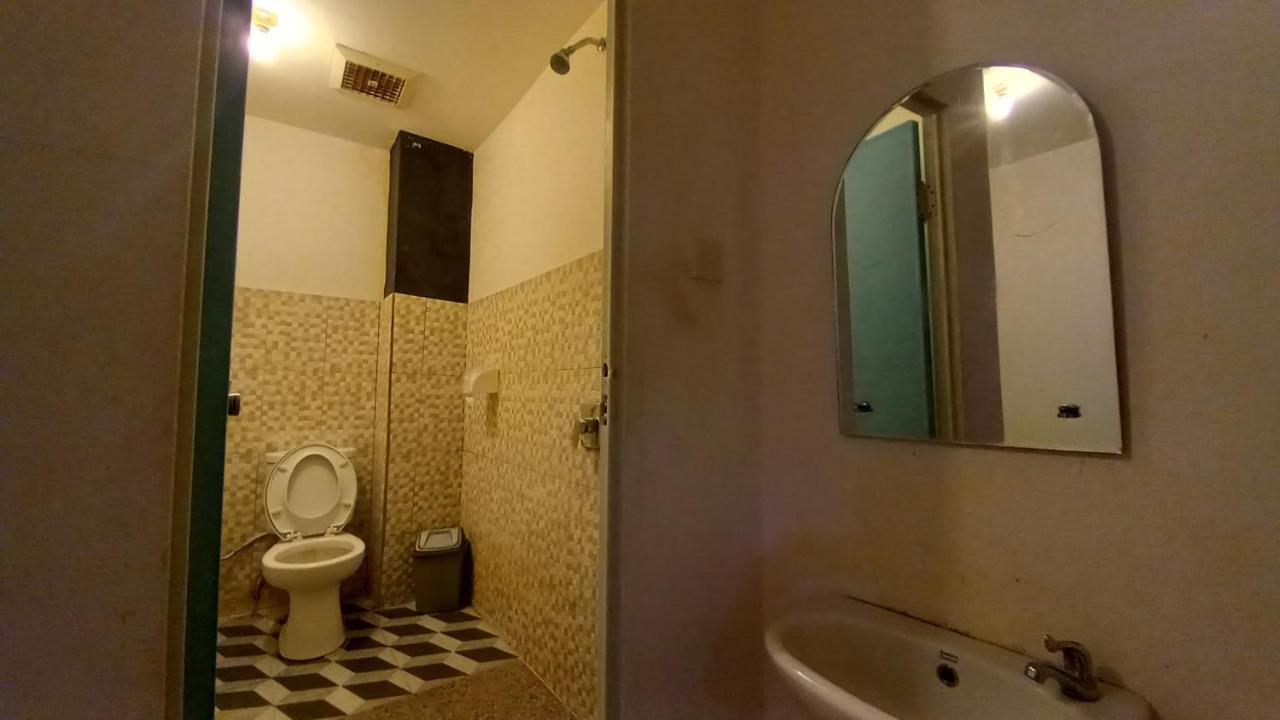 Dc Hotel & Hostel Labuan Bajo Εξωτερικό φωτογραφία