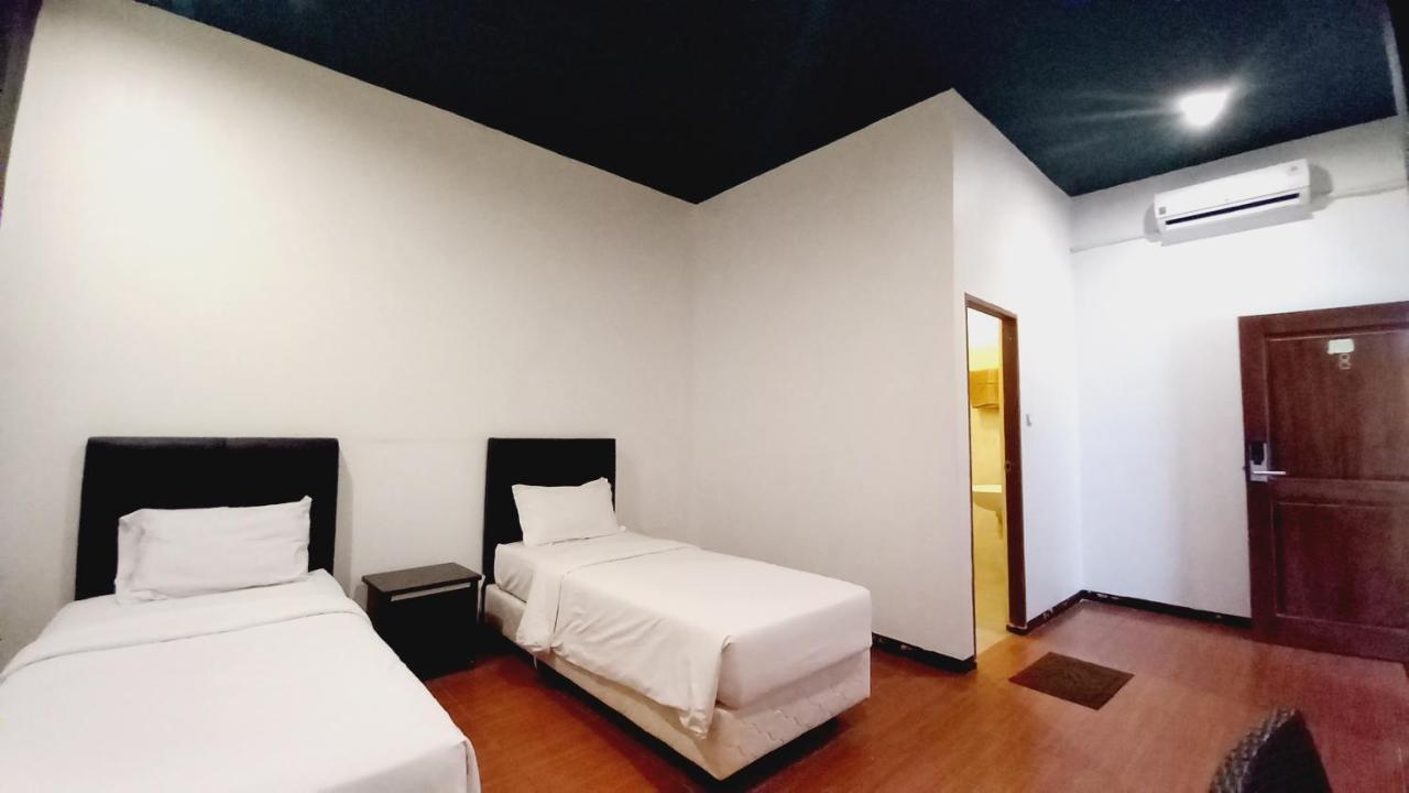 Dc Hotel & Hostel Labuan Bajo Εξωτερικό φωτογραφία