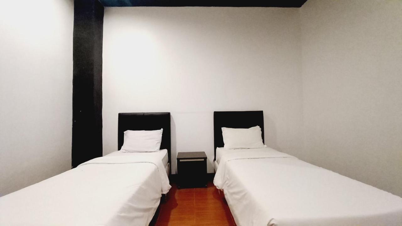 Dc Hotel & Hostel Labuan Bajo Εξωτερικό φωτογραφία