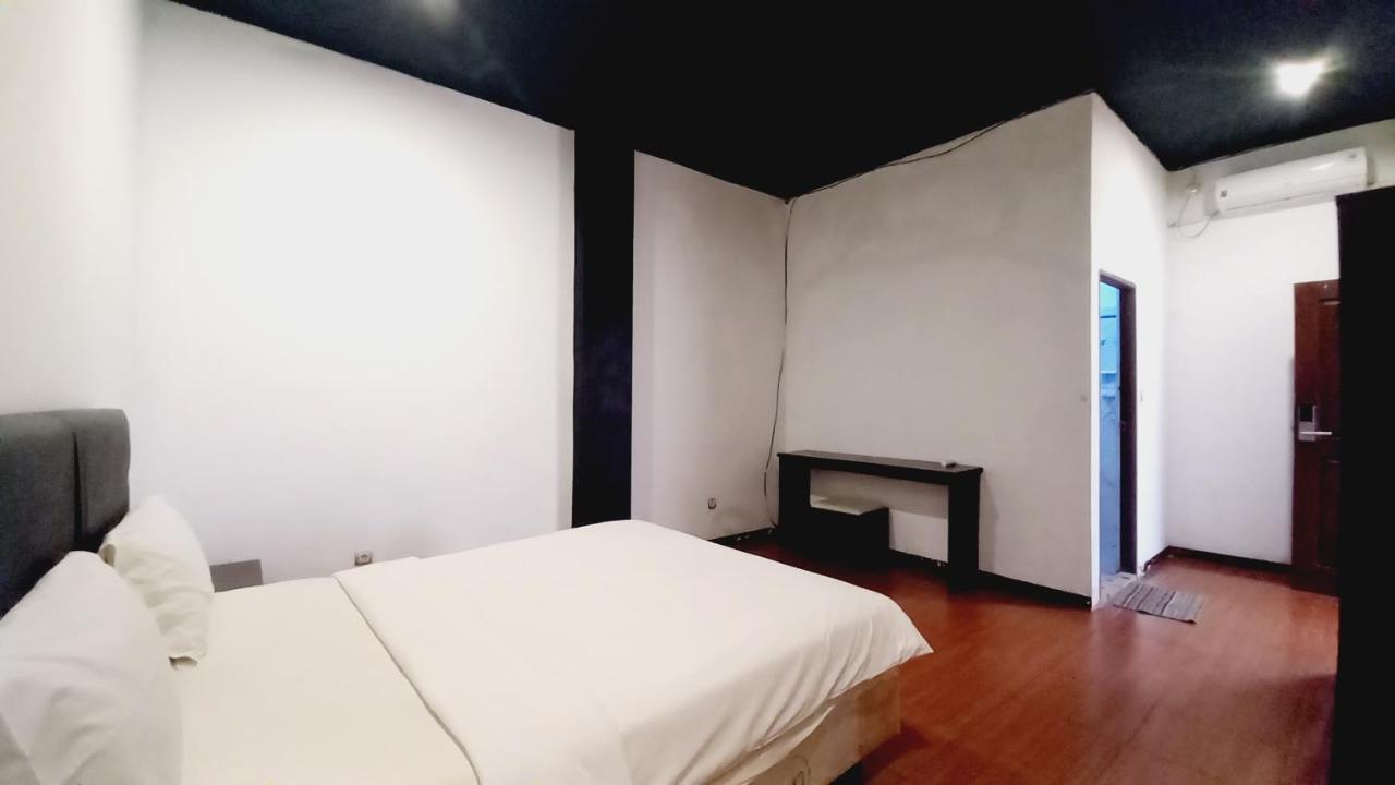 Dc Hotel & Hostel Labuan Bajo Εξωτερικό φωτογραφία