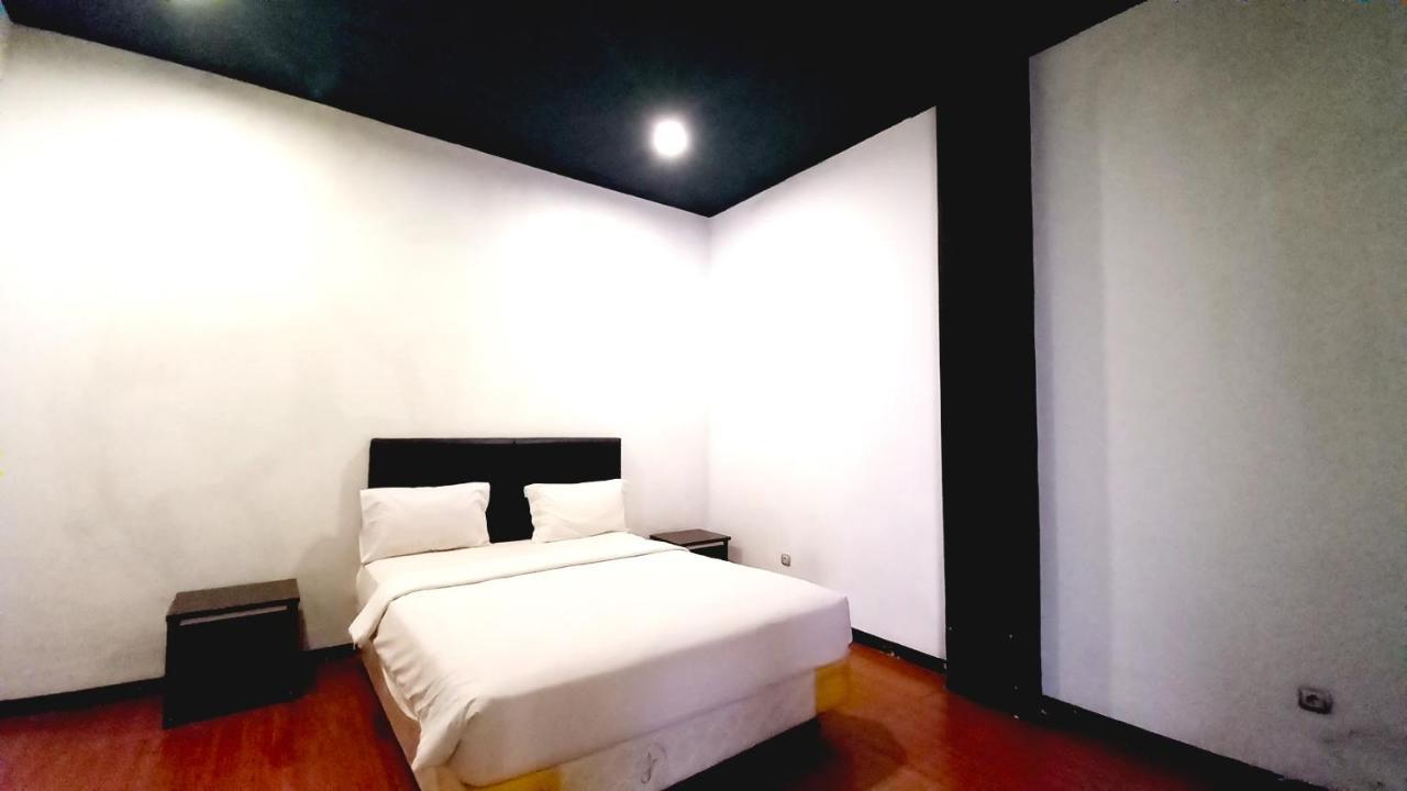 Dc Hotel & Hostel Labuan Bajo Εξωτερικό φωτογραφία