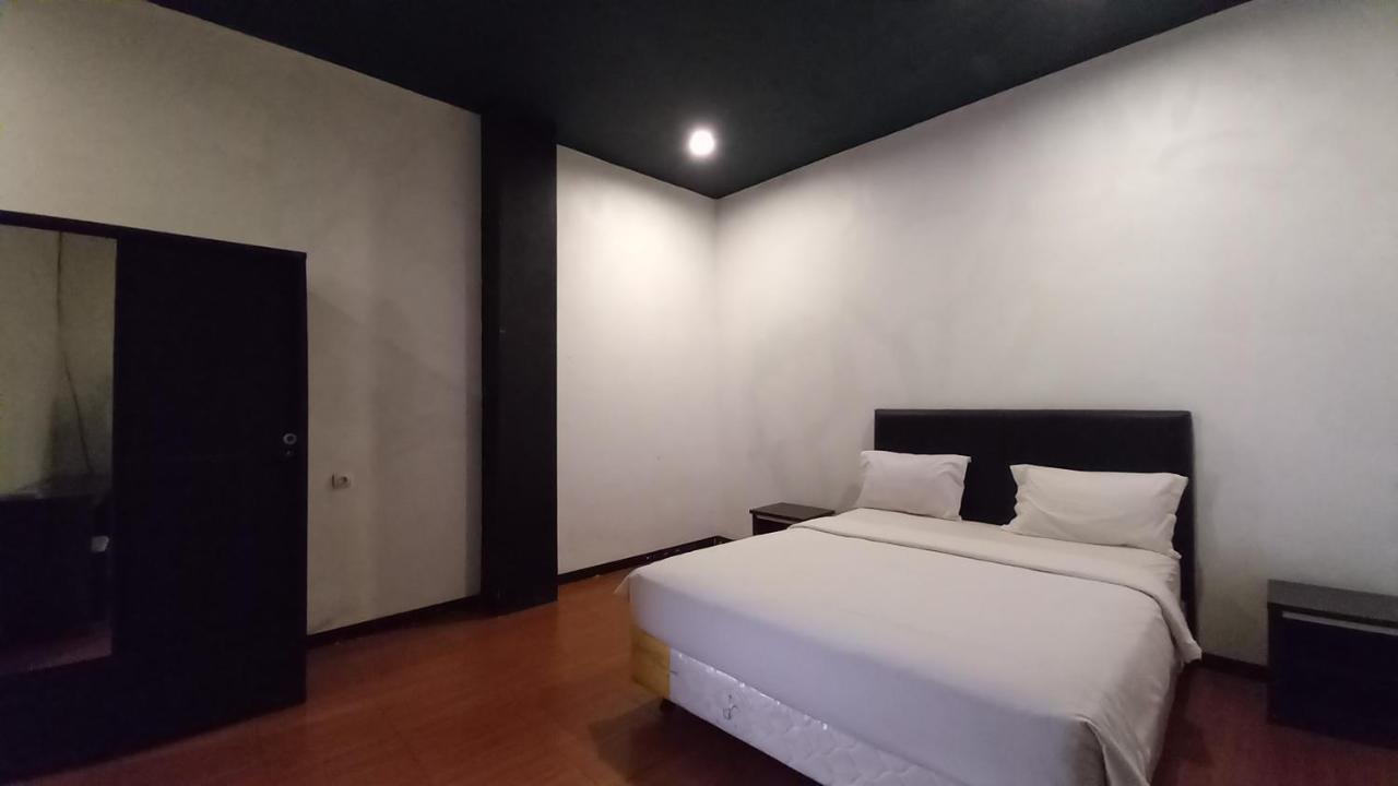 Dc Hotel & Hostel Labuan Bajo Εξωτερικό φωτογραφία