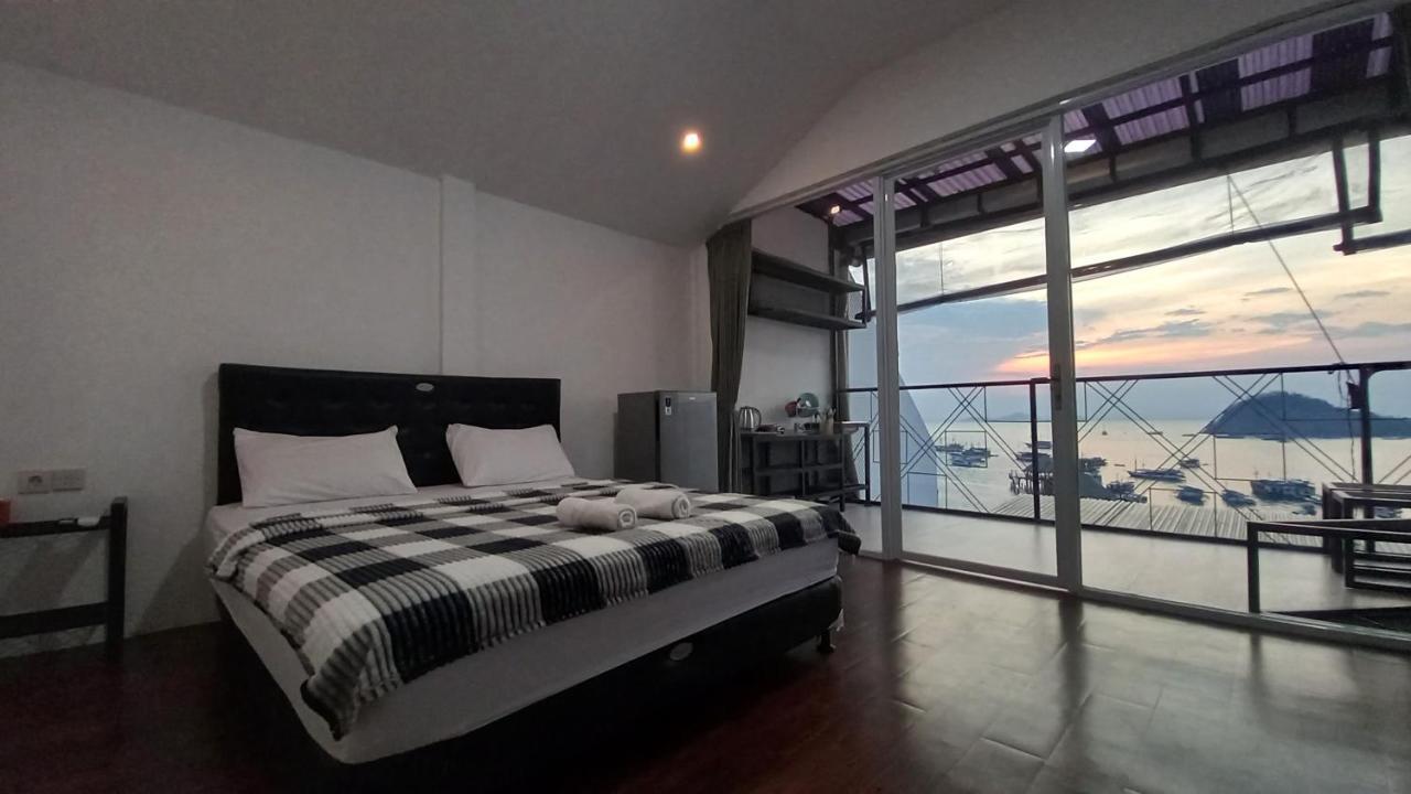 Dc Hotel & Hostel Labuan Bajo Εξωτερικό φωτογραφία