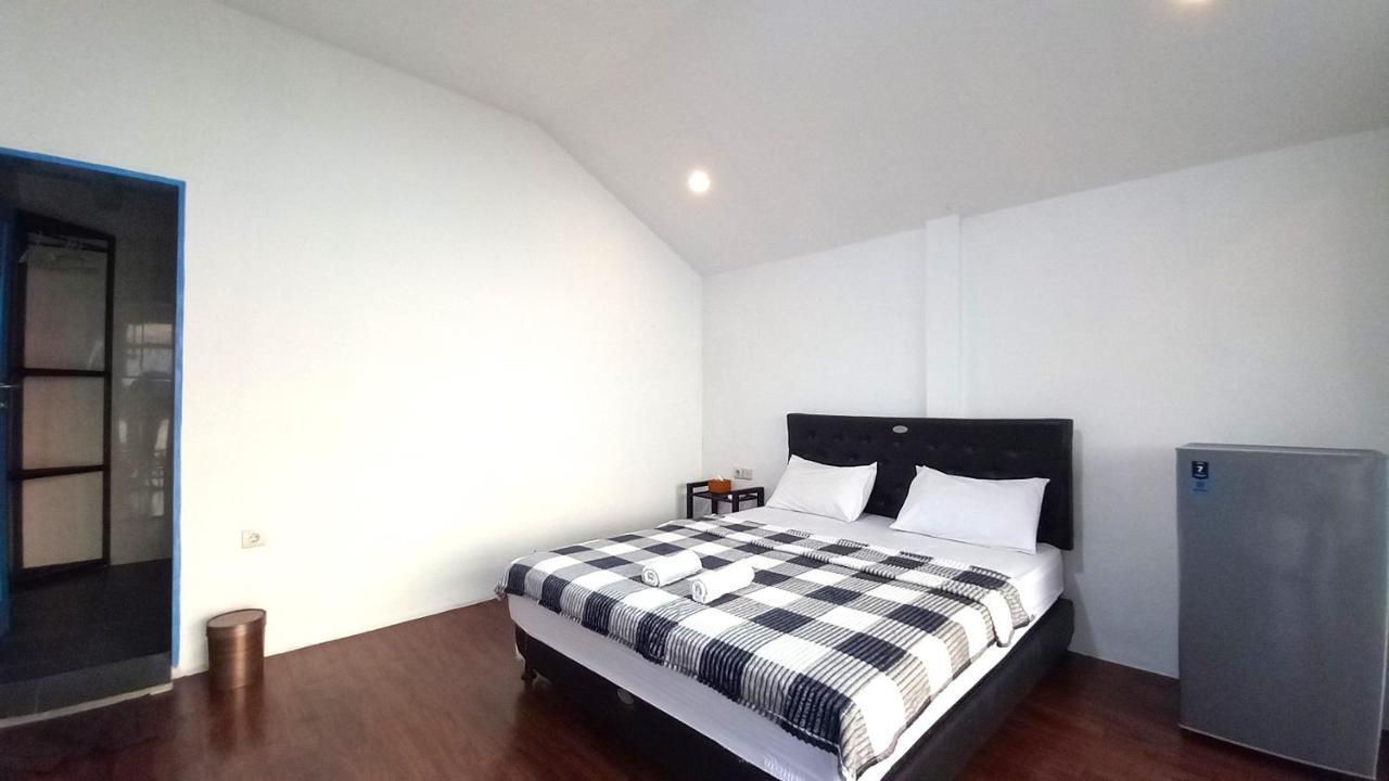 Dc Hotel & Hostel Labuan Bajo Εξωτερικό φωτογραφία