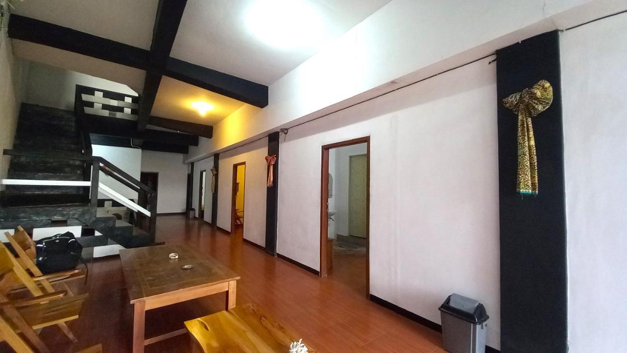 Dc Hotel & Hostel Labuan Bajo Εξωτερικό φωτογραφία